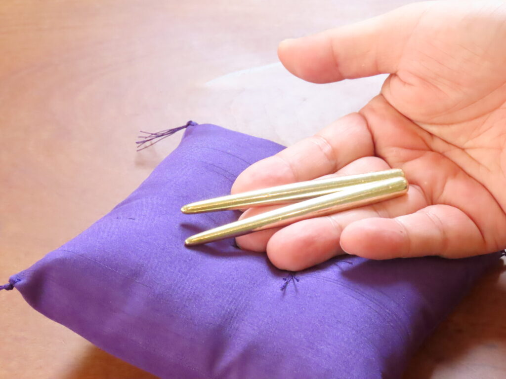 純金製の施術器具「ごしんじょう」